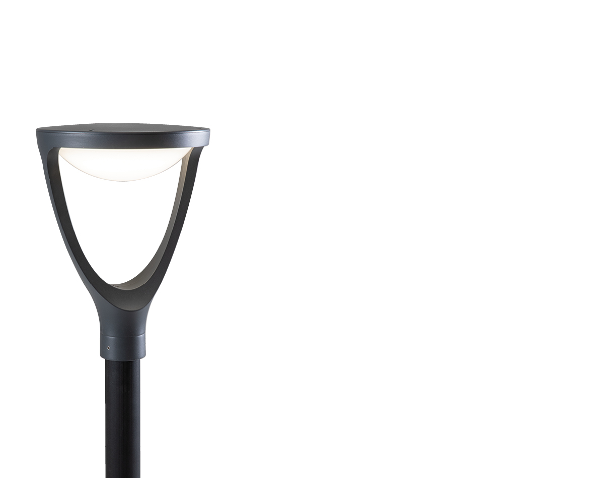 Sovil Testa Palo Per Illuminazione Esterna – Sfera In Termoplastico Nero – Diametro 25 Cm – Lampada Da Parete